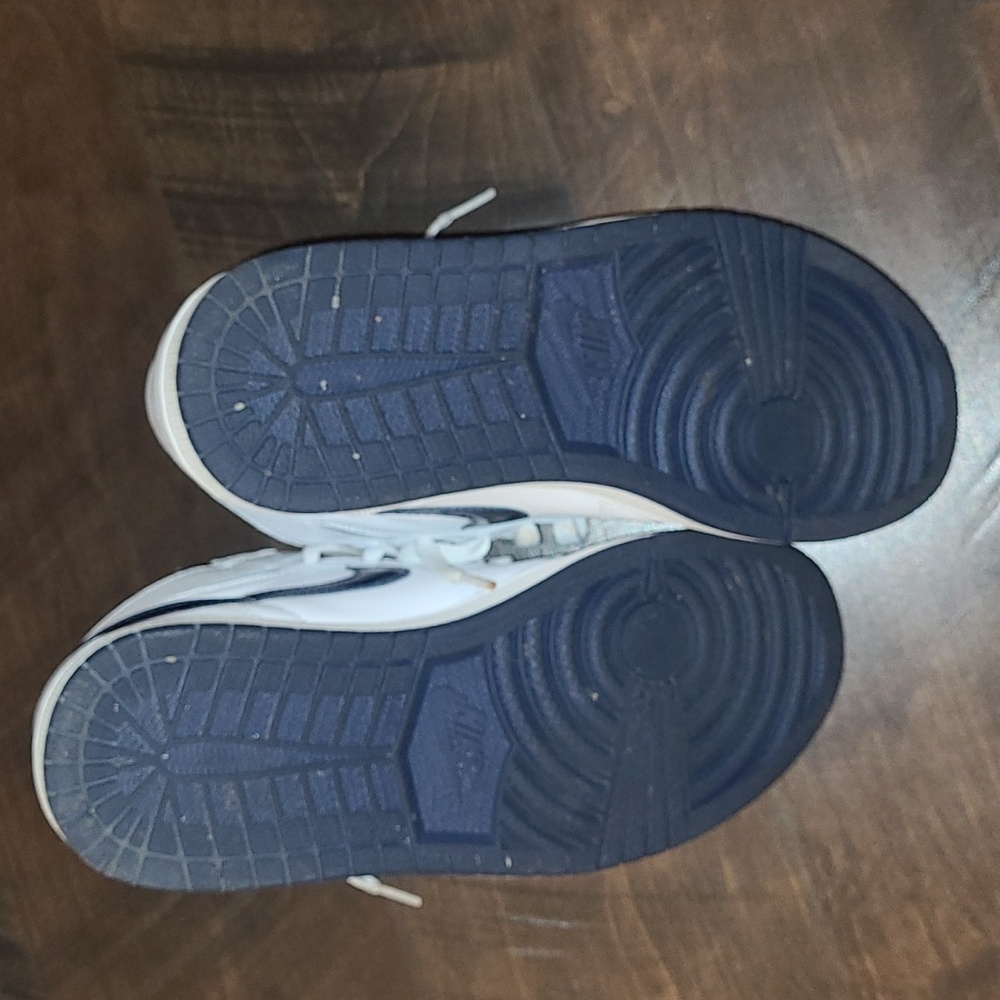 Good condition Pre-owned Nike Jordan 1 RetroMetallic Navy (2016) - Picture 4 of 8
